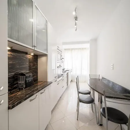 Ref 2029 Sea View For Rent Croisette Apartament Cannes